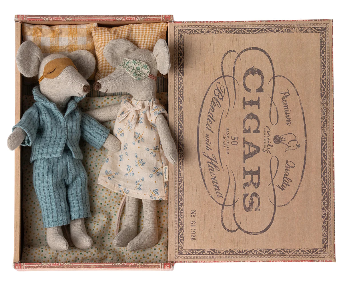 Maileg Mum and Dad in Cigar Box