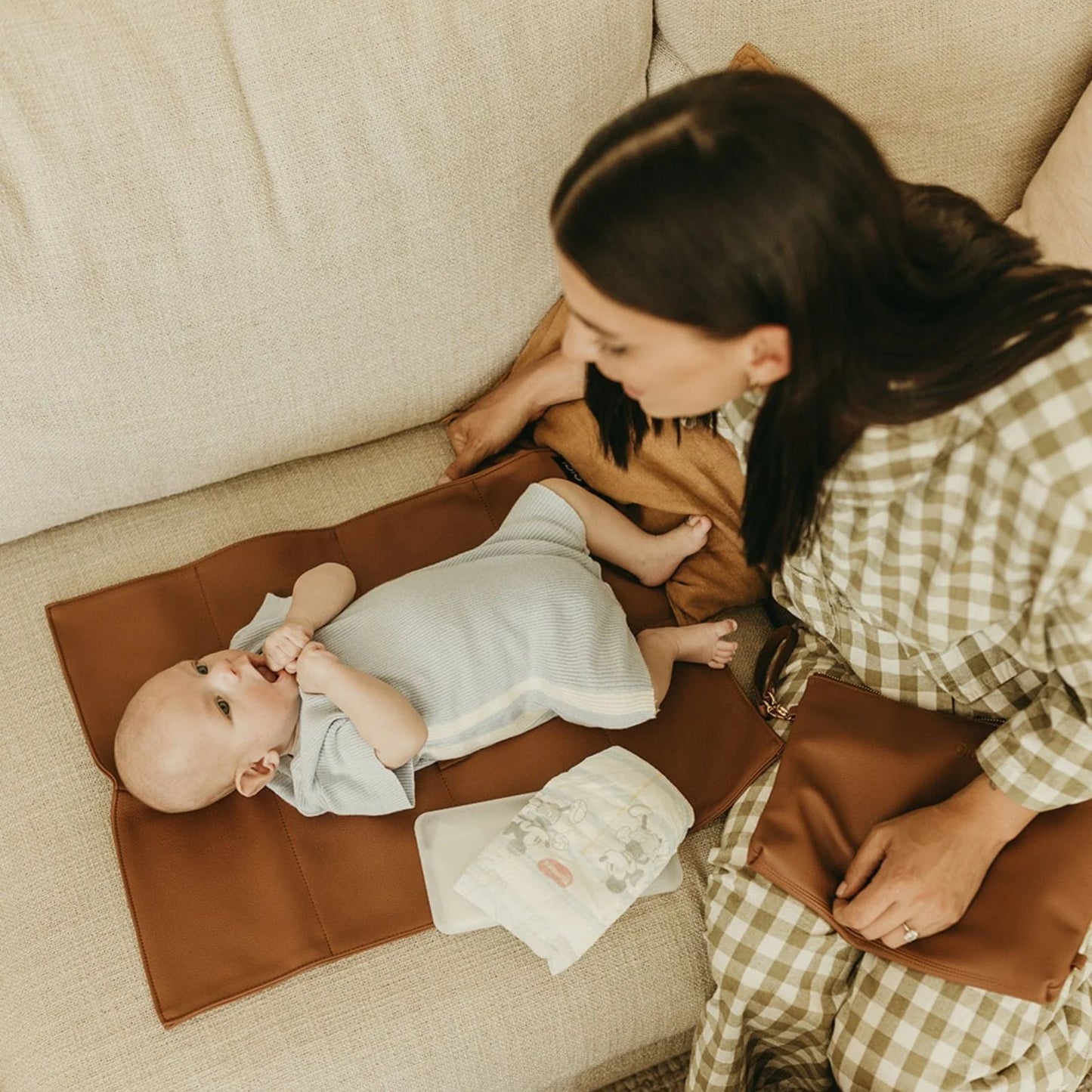 OiOi Nappy Changing Pouch Chestnut Brown Vegan Leather