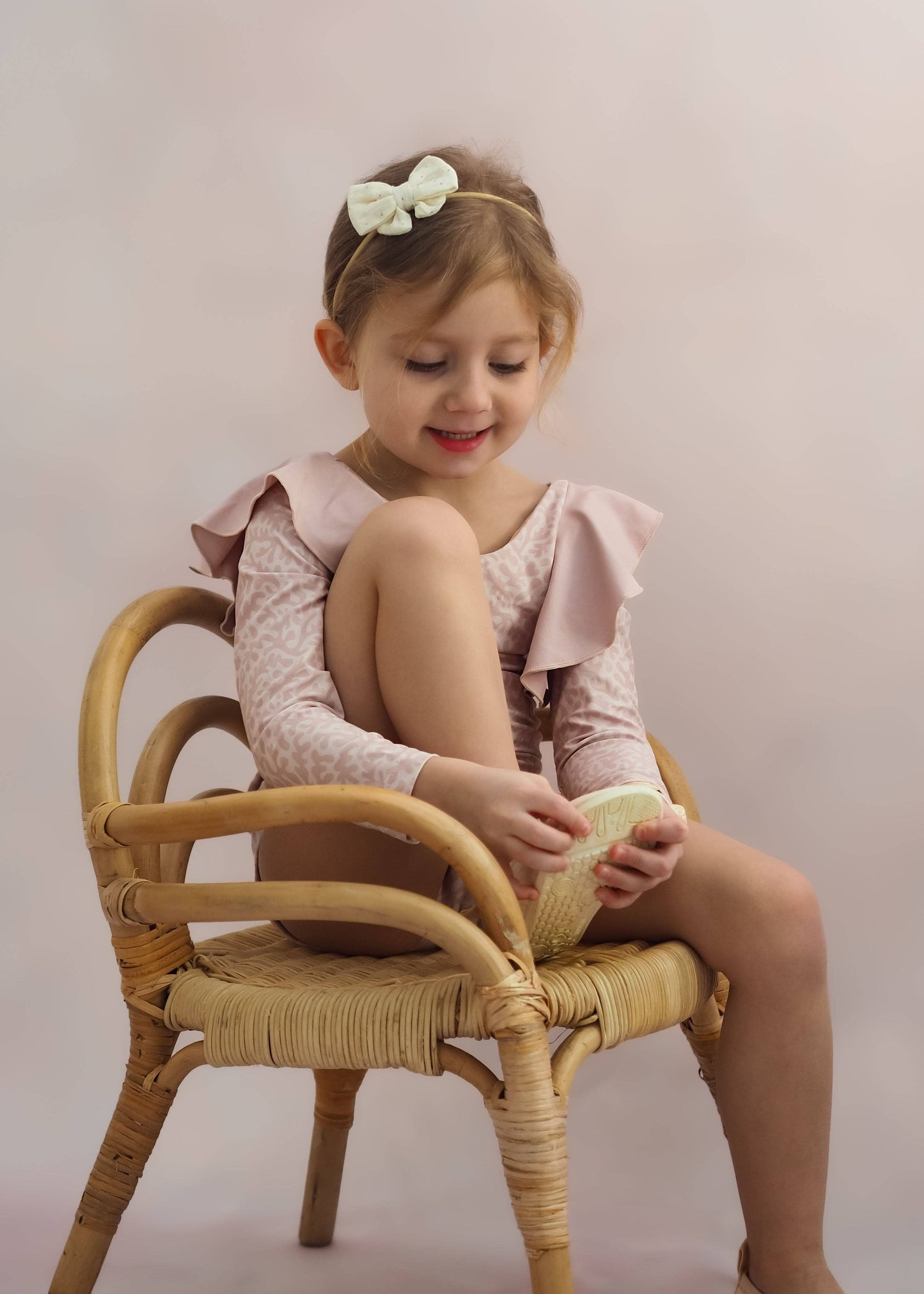 Mrs Ertha Little Bow Headband Petite Petals