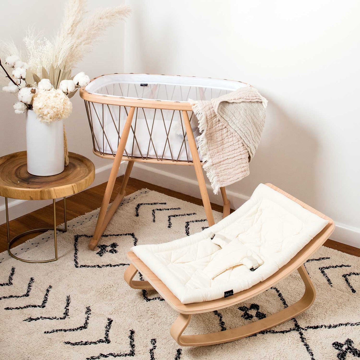 Charlie Crane Levo Baby Rocker Beech with Organic Milk Cushion