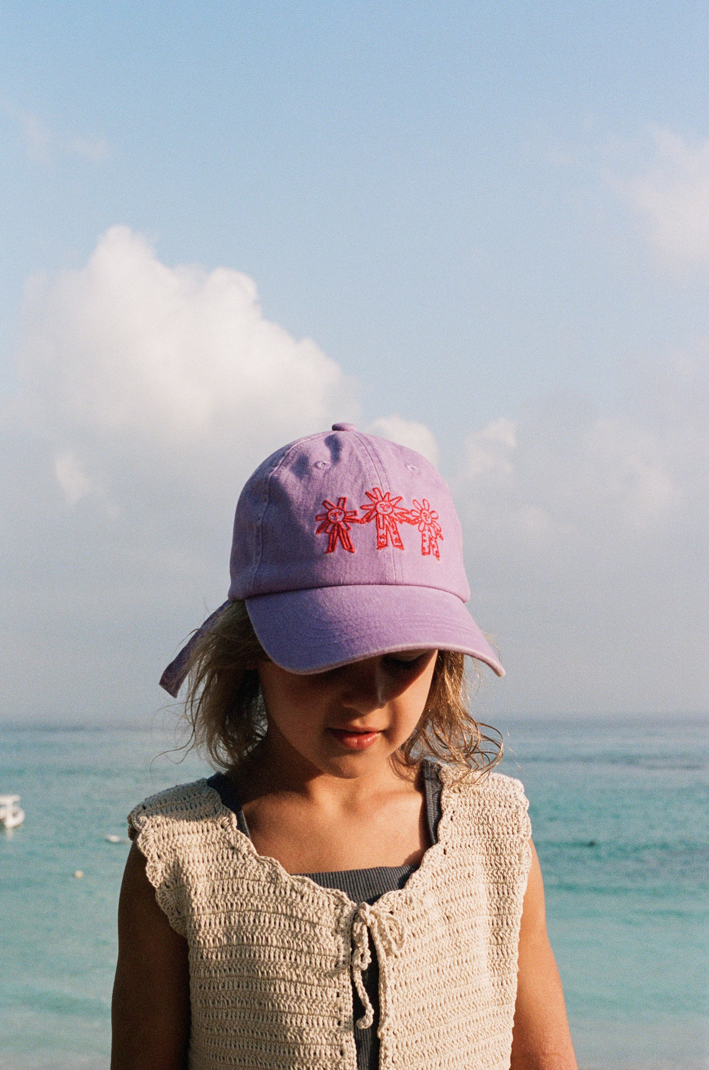 Illoura The Label Dancing Flowers Cap Grape