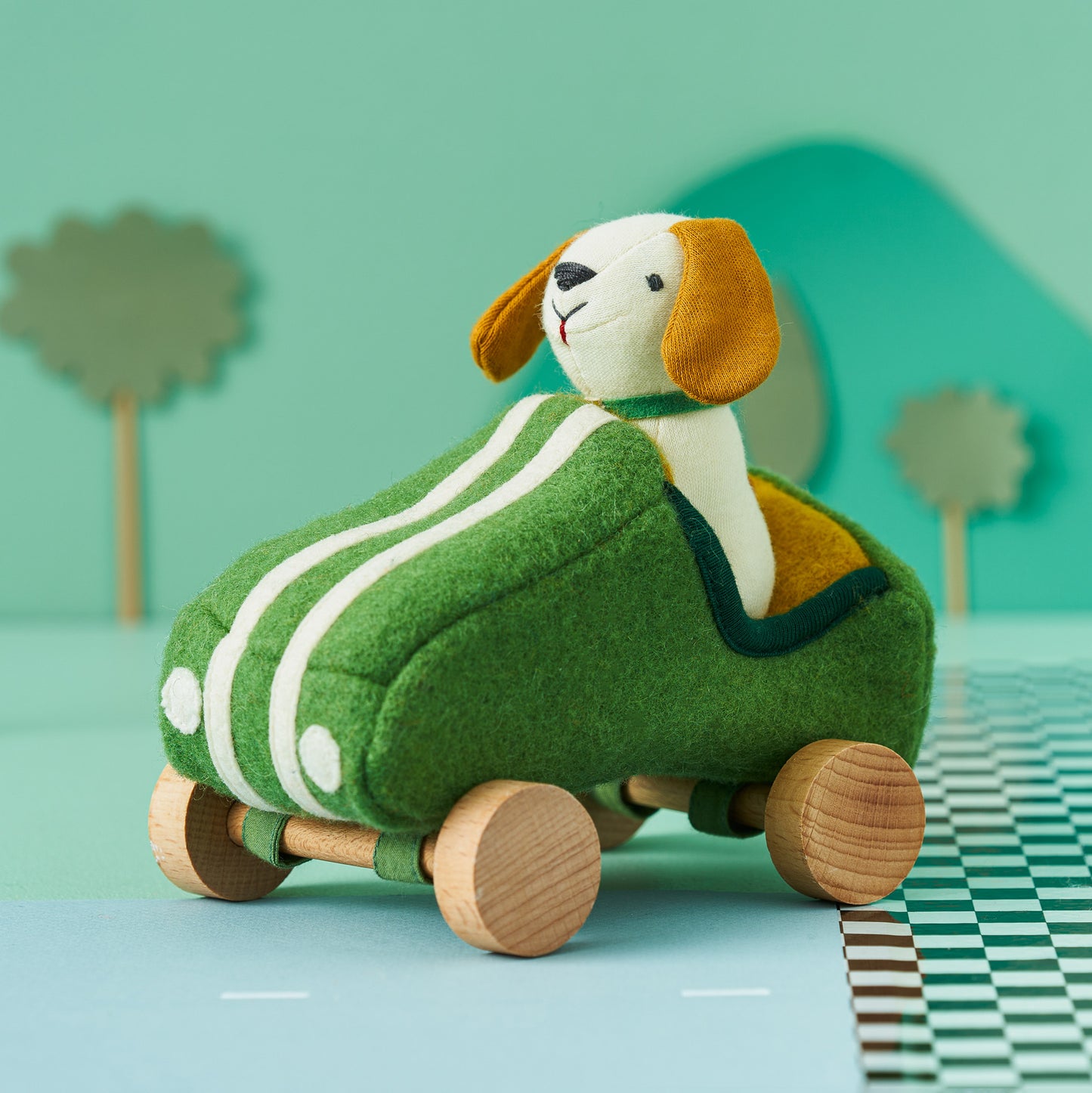 Olli Ella Holdie Dog-go Racer Boy Green