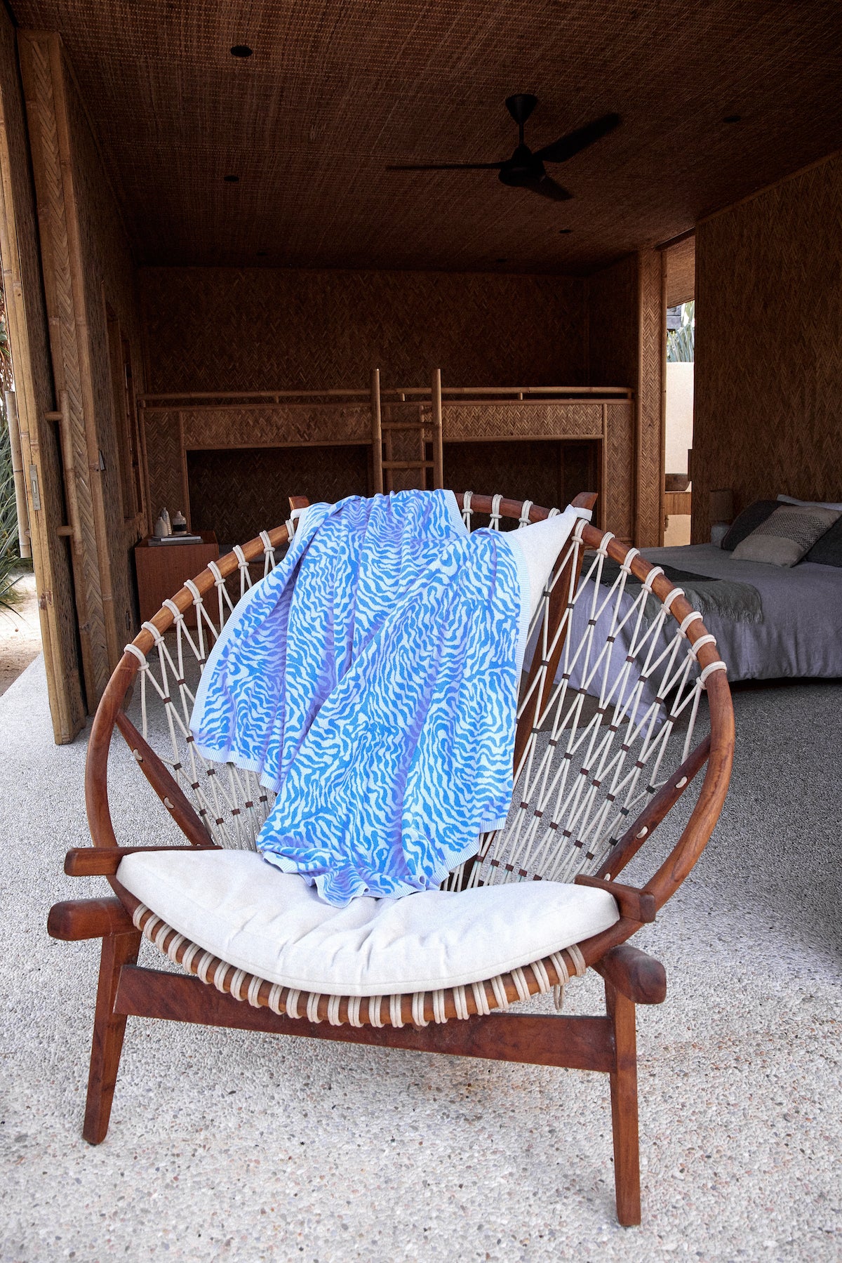 Grown Knitted Scallop Baby Blanket Aqua