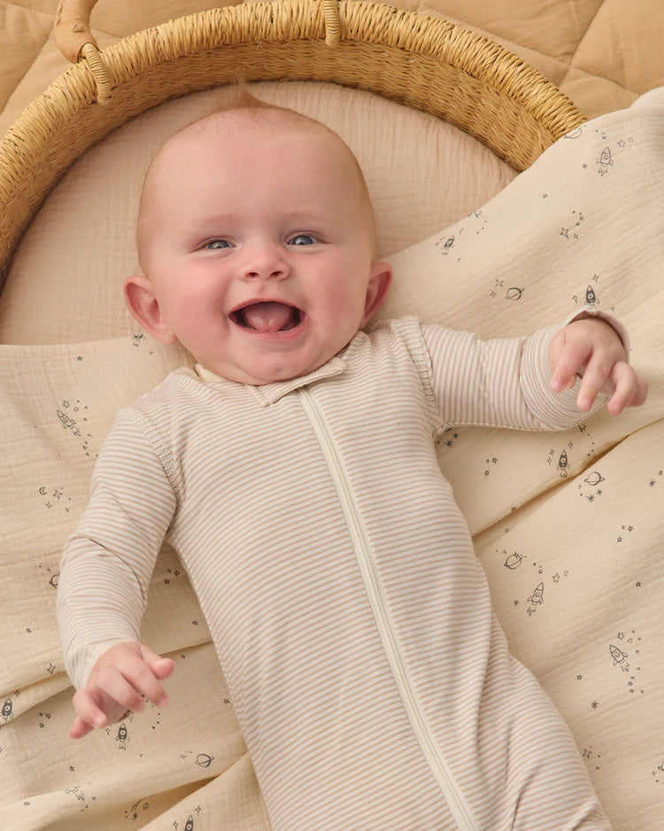 Quincy Mae Swaddle Space