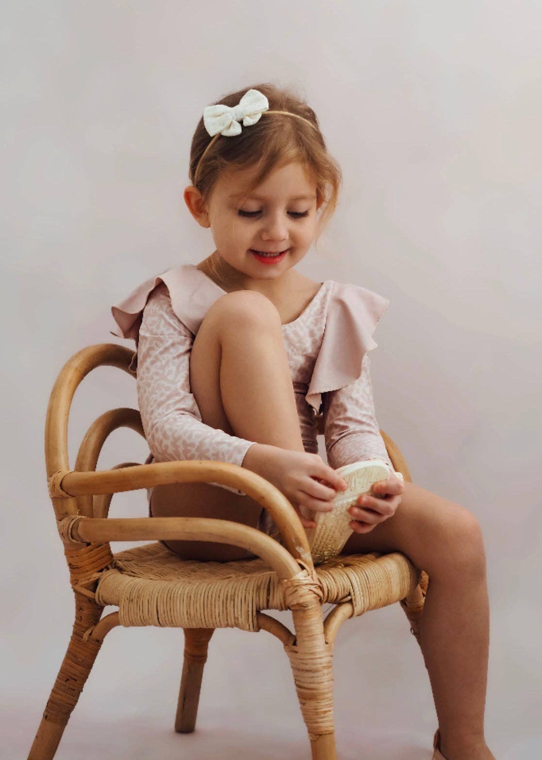 Mrs Ertha Little Bow Headband Petite Petals