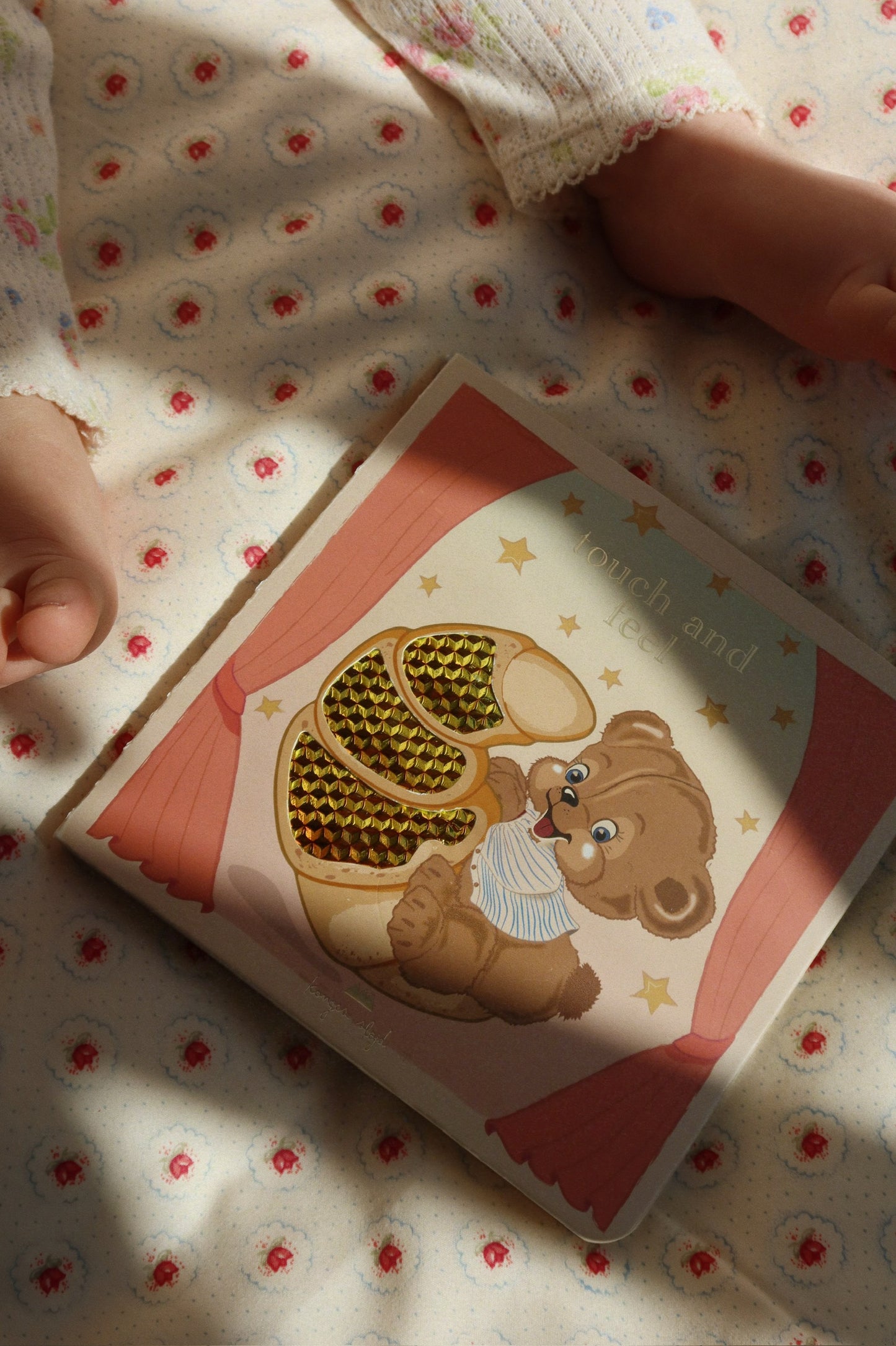 Konges Sløjd Touch and Feel Book Multi